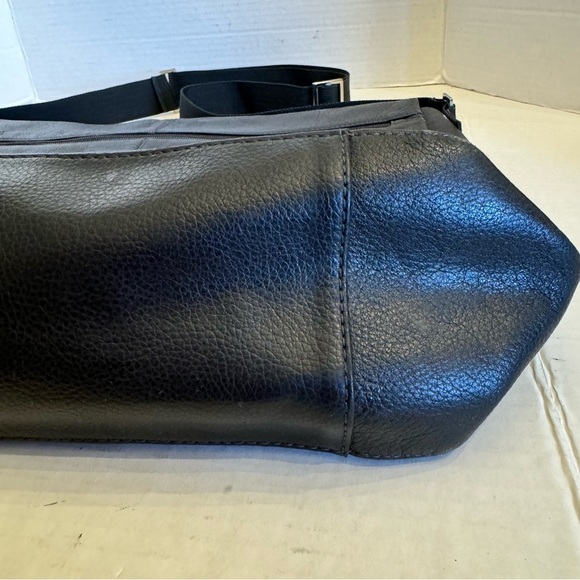 PERRY ELLIS PORTFOLIO Black Leather Briefcase Messenger Bag - Picture 5 of 16